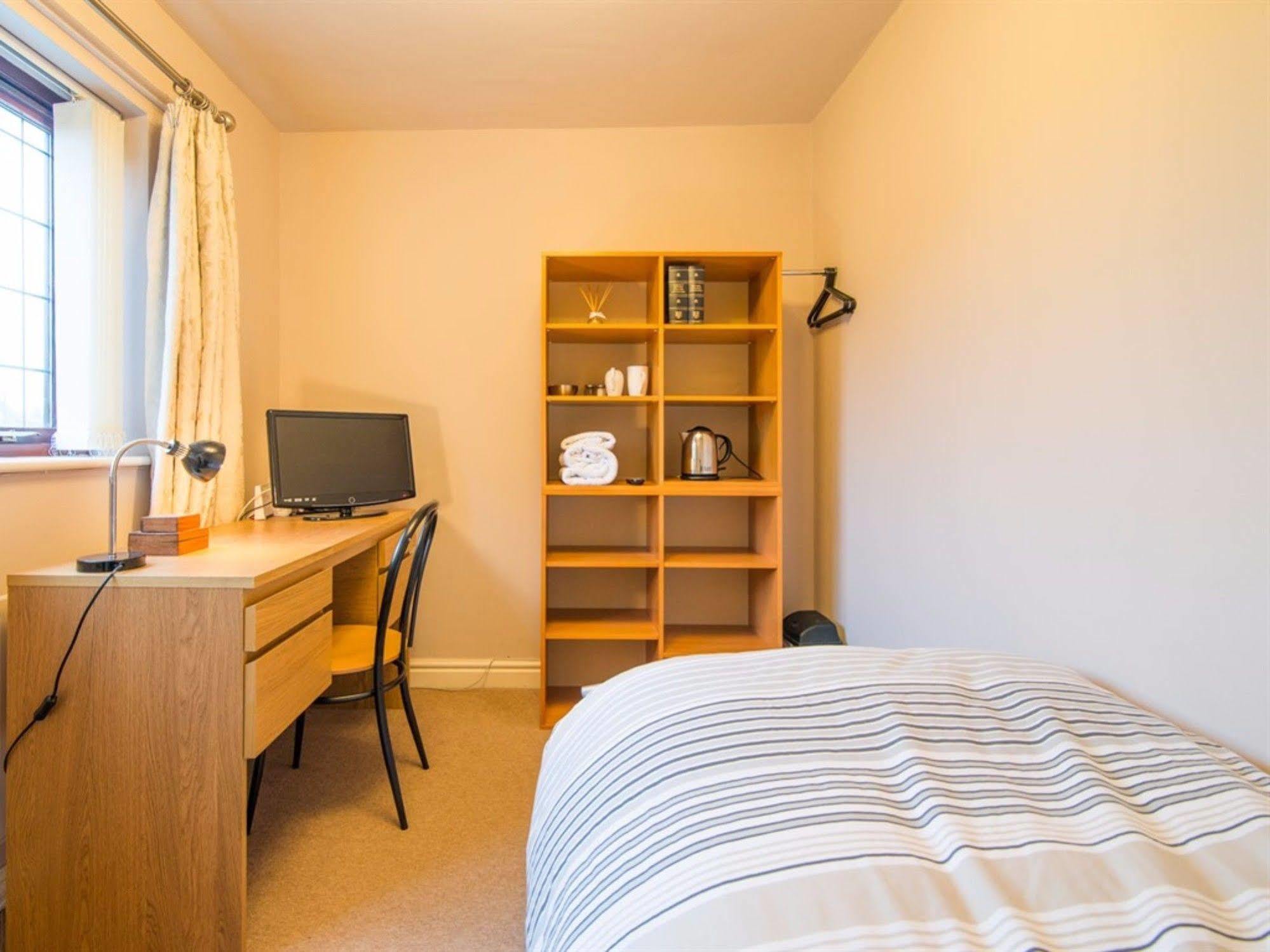 Hotel Ayuda House Altrincham Exterior foto